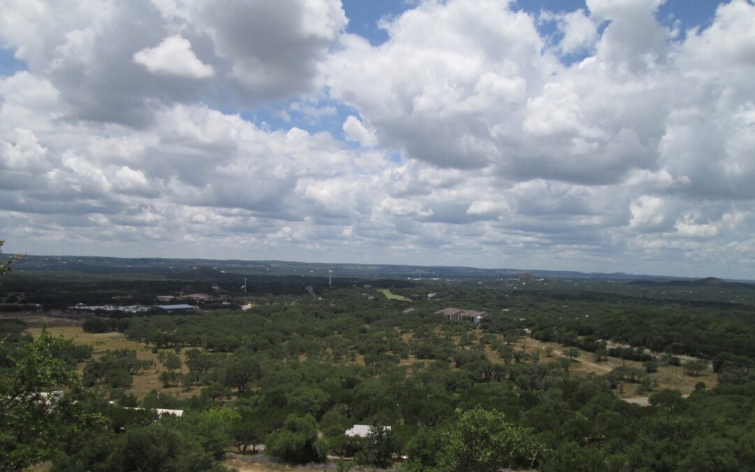 Eagle Nest Summit Deck Suite – Book Now